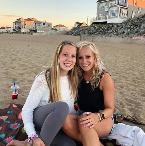 Profile Picture of Julia Hurton (@juliahurton) on Poshmark