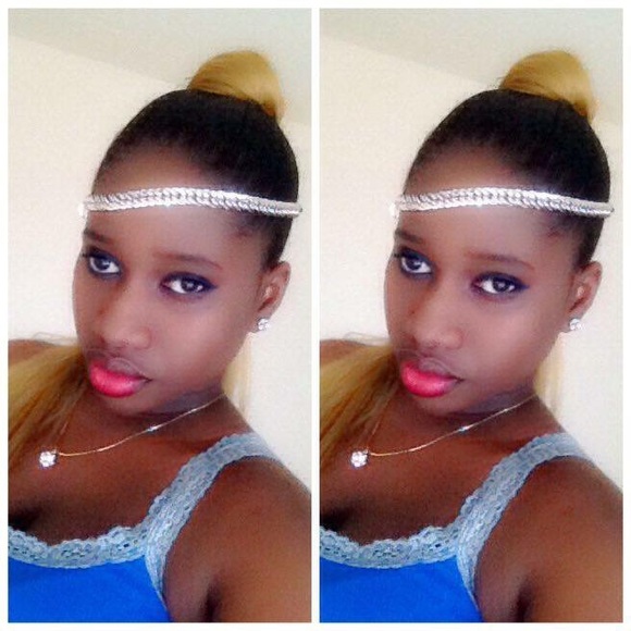 Profile Picture of Monique Faye (@moniik95) on Poshmark