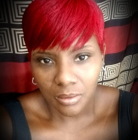 Profile Picture of April Nicholson (@aprilnichols73) on Poshmark