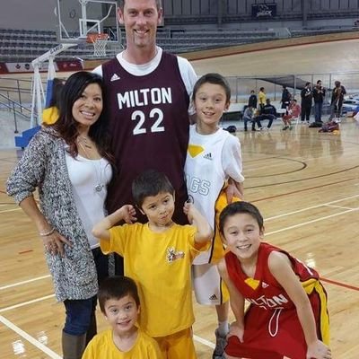Profile Picture of Lisa Chisholm (@My4lilprinces) on Twitter