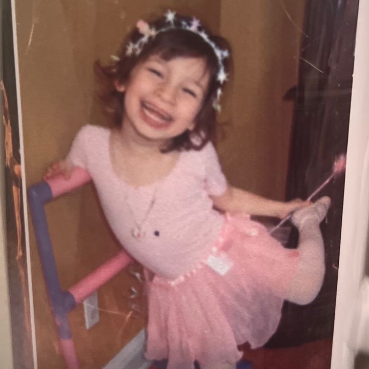 Profile Picture of Robin (@robinbell858) on Tiktok