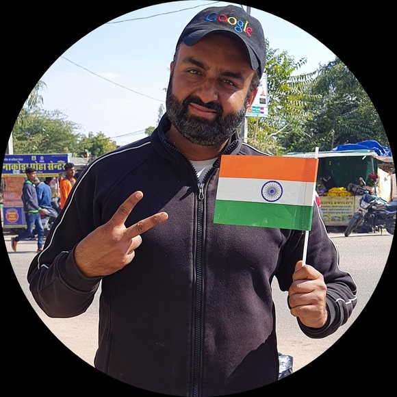 Profile Picture of Varun Arora (@varunarorasunny) on Poshmark