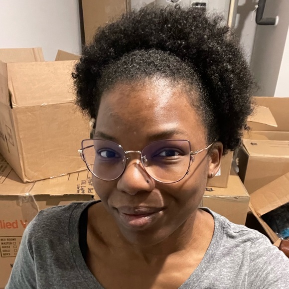 Profile Picture of Crystal Watts (@crysswatts) on Poshmark