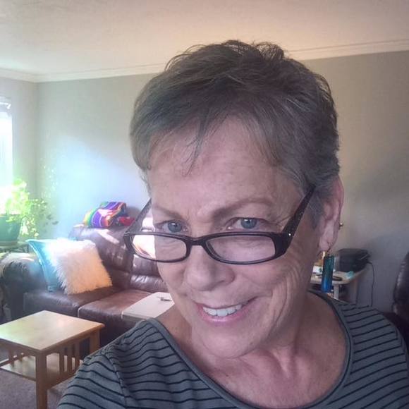 Profile Picture of Susan Gallen (@susan_gallen) on Poshmark