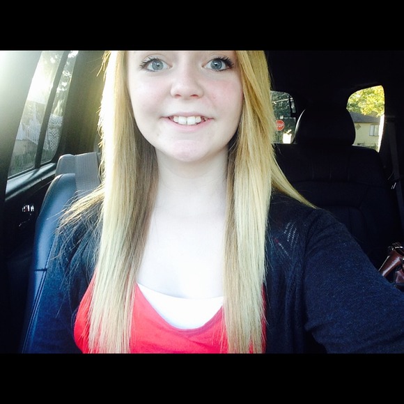 Profile Picture of Emily Mccarty (@19emilymccarty) on Poshmark
