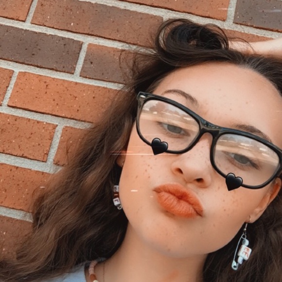 Profile Picture of Caitlin Howard (@caitlinhowar903) on Poshmark