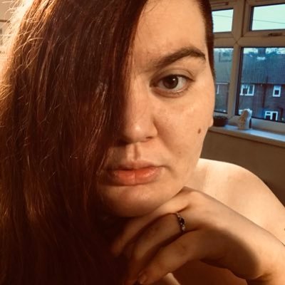 Profile Picture of Chloe Goldon Twitter