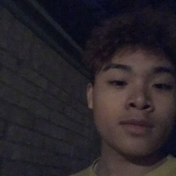 Profile Picture of Johnathan Kim (@johnathankim) on Poshmark