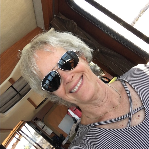 Profile Picture of Chris Braet (@cbraet) on Poshmark