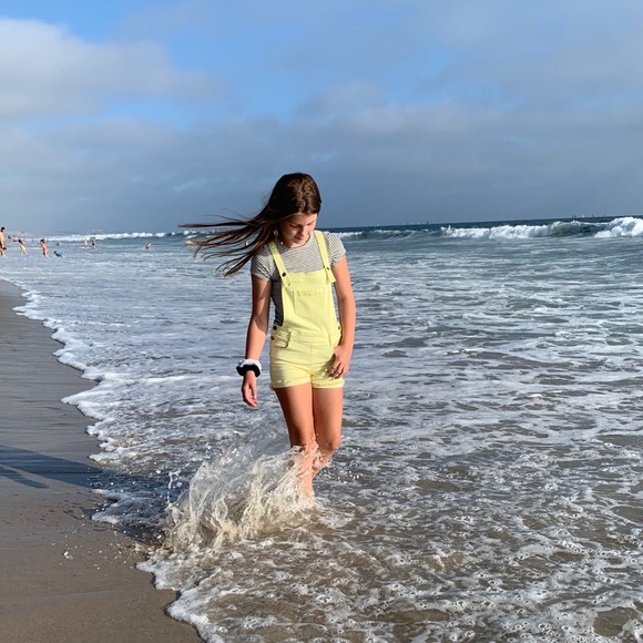 Profile Picture of Lily Bogaards (@bogaalil000) on Poshmark