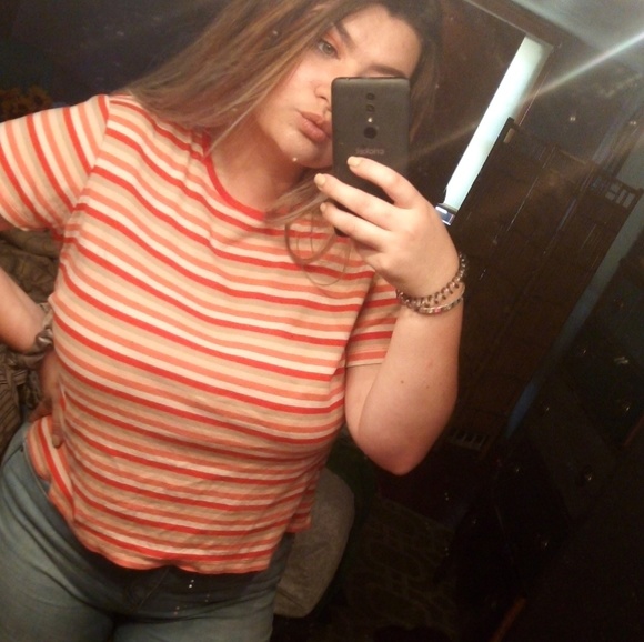 Profile Picture of Jenna Yerian (@justjenna1998) on Poshmark