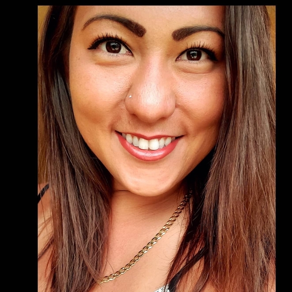 Profile Picture of Teresa Rutter (@xoxoteresaxoxo) on Poshmark