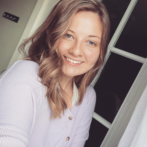 Profile Picture of Alexandra Calhoun (@alexandracalhou) on Poshmark