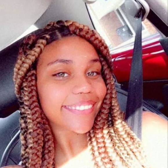 Profile Picture of Amia Gary (@garyamia) on Poshmark