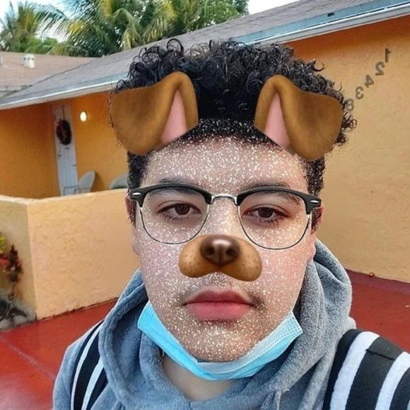 Profile Picture of Andres Chavez (@andreschavez673) on Poshmark