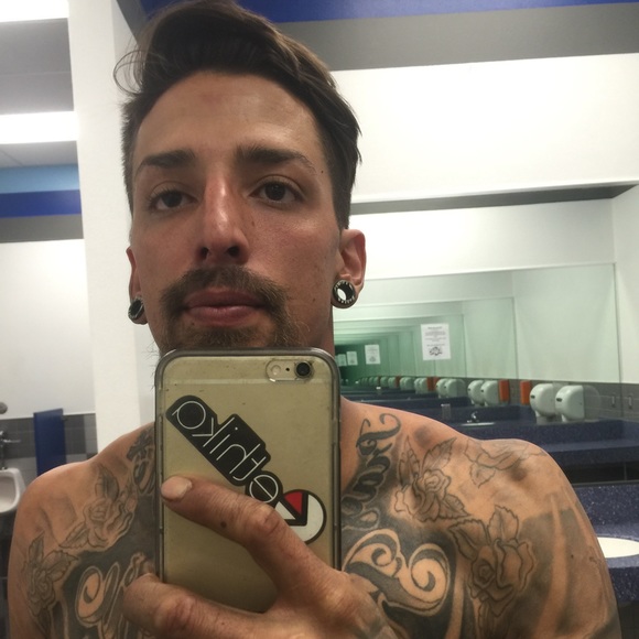 Profile Picture of Isaac Palacios (@isaacp89) on Poshmark