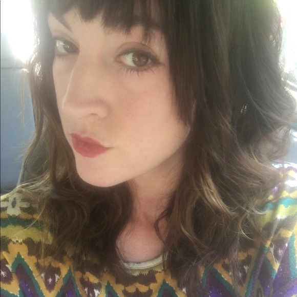 Profile Picture of Lauren Colvert (@graygardens83) on Poshmark