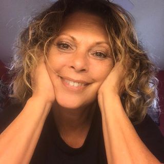 Profile Picture of Beth Newman Pullaro (@bethnewmanpullaro) on Facebook