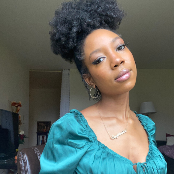 Profile Picture of Shantel Campbell (@shaythesavage) on Poshmark