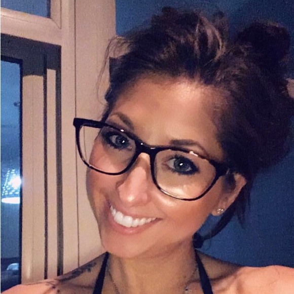 Profile Picture of Jessica Schuster (@lilshopper11) on Poshmark