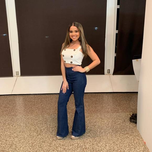 Profile Picture of Loriany Alcocer (@lorianyalcocer) on Poshmark