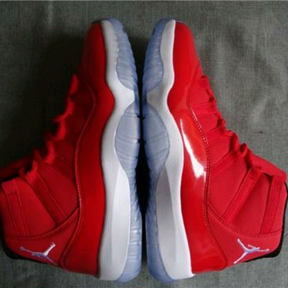 Profile Picture of Robert Harrell (@coolswag1q) on Poshmark