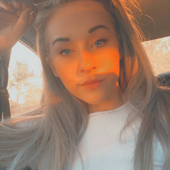 Profile Picture of Jordyn Rae (@msjordynrae) on Poshmark