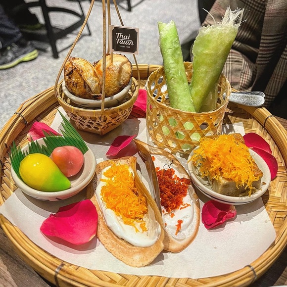 Profile Picture of Sophia Do (@sophiacdo) on Poshmark