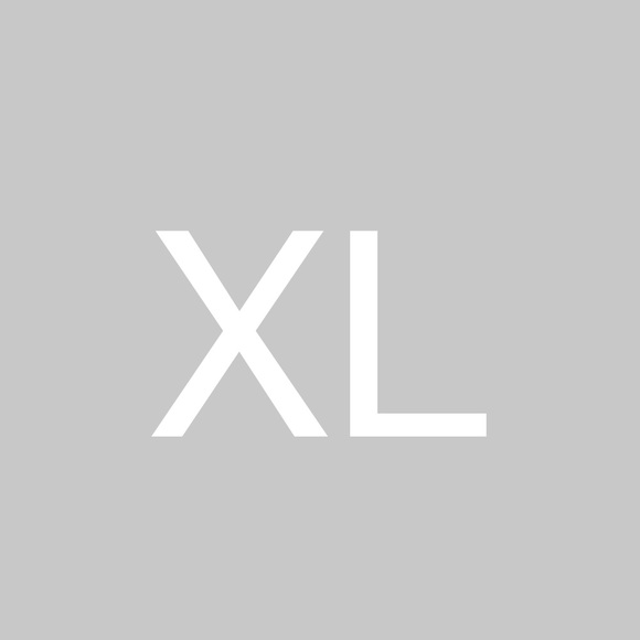 Profile Picture of Xiaohua Lou (@xiaohualou) on Poshmark