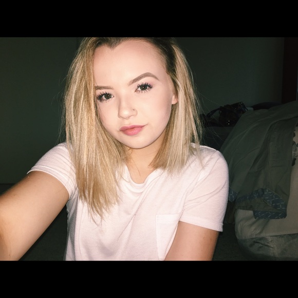 Profile Picture of Emma Wilhelm (@okayemmma) on Poshmark