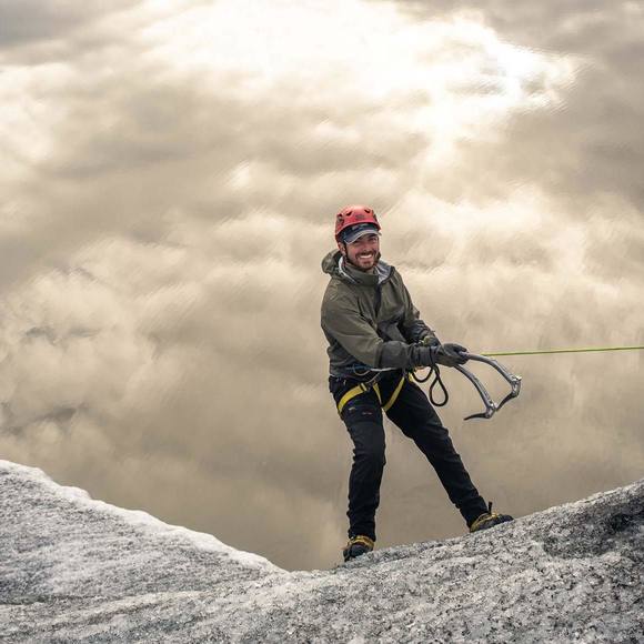 Profile Picture of Justin Helms (@jtsandlot) on Poshmark