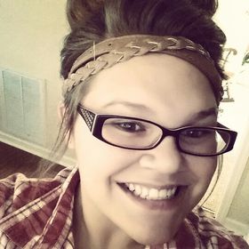 Profile Picture of Holly Jones-Lowe (@hmrjones24) on Pinterest