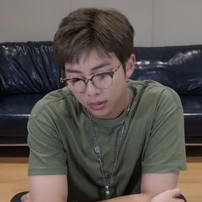 Profile Picture of 𝒓𝒖𝒃𝒚 𝒔𝒑𝒂𝒓𝒌𝒔 (@bangtanbadbois) on Twitter
