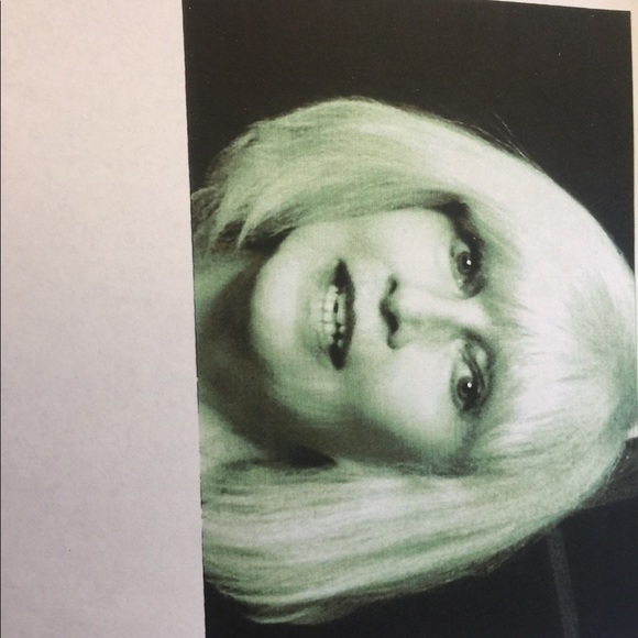 Profile Picture of Karol Kempster (@poshprop) on Poshmark