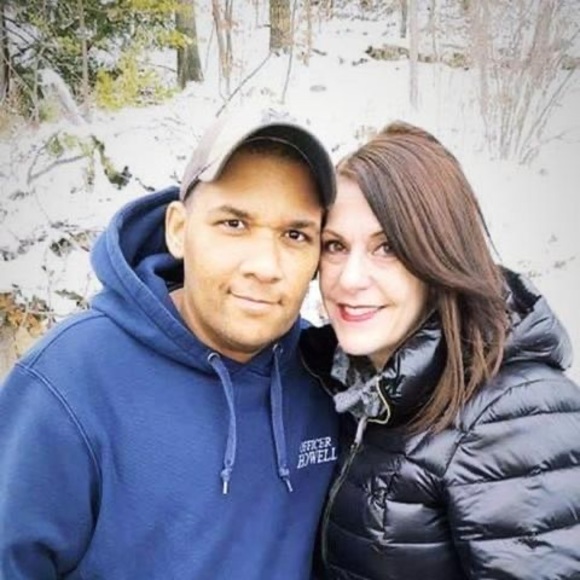 Profile Picture of Karen Minckler (@kminckler) on Poshmark