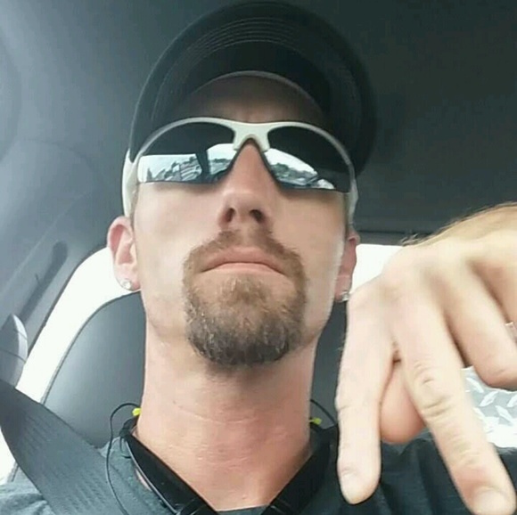 Profile Picture of Kenneth Broome (@kmb004) on Poshmark