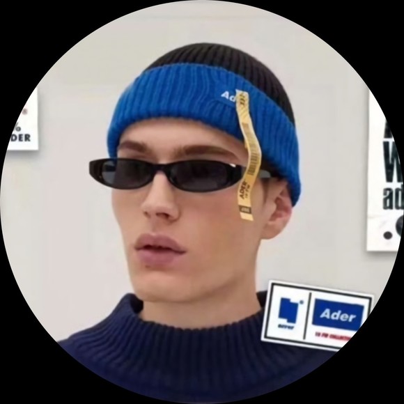 Profile Picture of Gracia Vandresar (@vandresargracia) on Poshmark