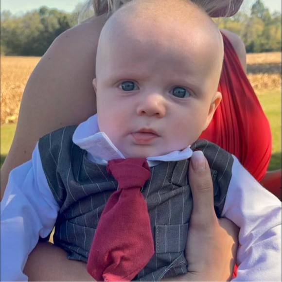 Profile Picture of Sandy Binder (@kke91012) on Poshmark