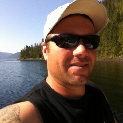 Profile Picture of Dennis Lindberg (@canuckllhead) on Twitter