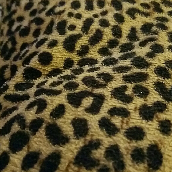 Profile Picture of Elena Massart (@esnunez01) on Poshmark