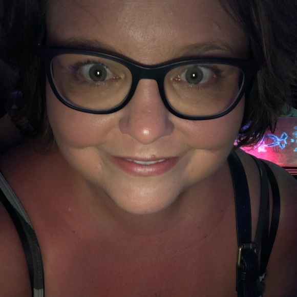 Profile Picture of Sara Goscha (@sgoscha50) on Poshmark