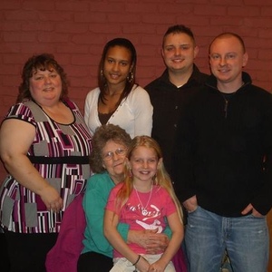 Profile Picture of Laura Tracy-shaughnessy (@lmts08) on Myspace