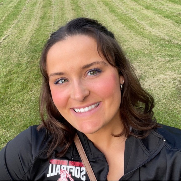 Profile Picture of Morgan Spitler (@morgan_spitler) on Poshmark