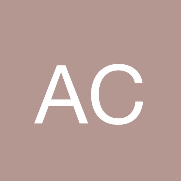 Profile Picture of Alexandra Claridge (@aclaridge1) on Poshmark