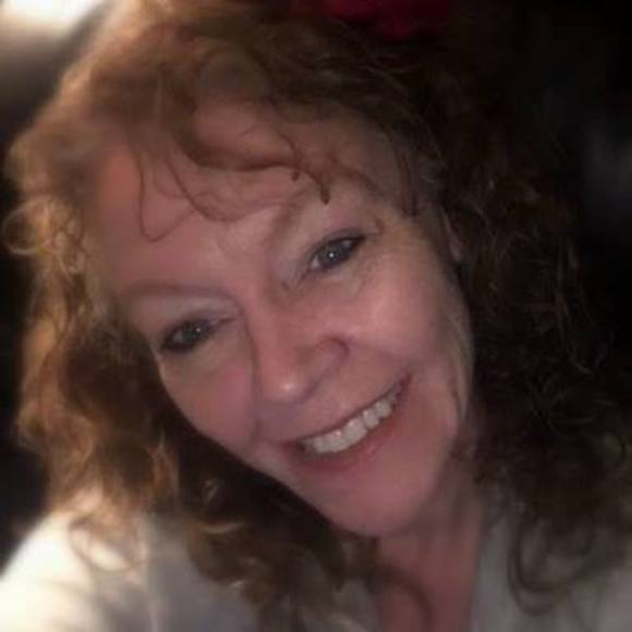 Profile Picture of Lois Tivey (@loistivey) on Poshmark