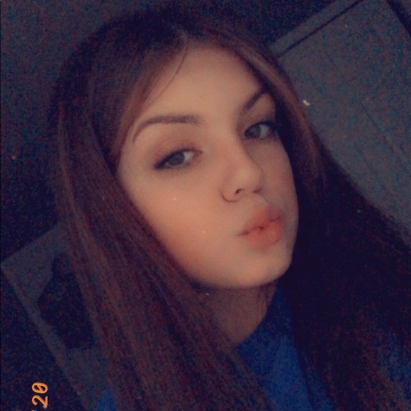 Profile Picture of Jillian Giunta (@jilliangiunta) on Poshmark