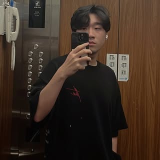 Profile Picture of 呂書萁 (@benson.smith) on Instagram