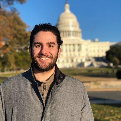 Profile Picture of Max Ledesma (@MaxDezy31) on Twitter