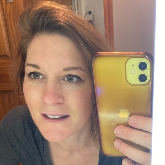 Profile Picture of Joanna Miers (@jomiers) on Poshmark