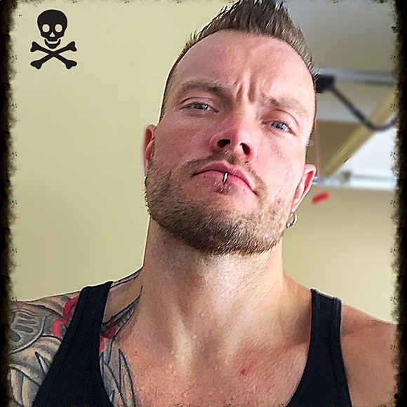 Profile Picture of Chad Payne (@rockerfocker79) on Poshmark